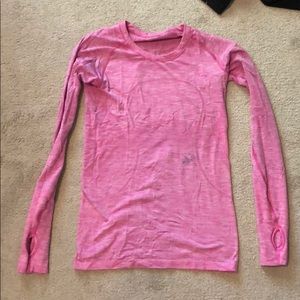 Lulu lemon Long sleeve swiftly